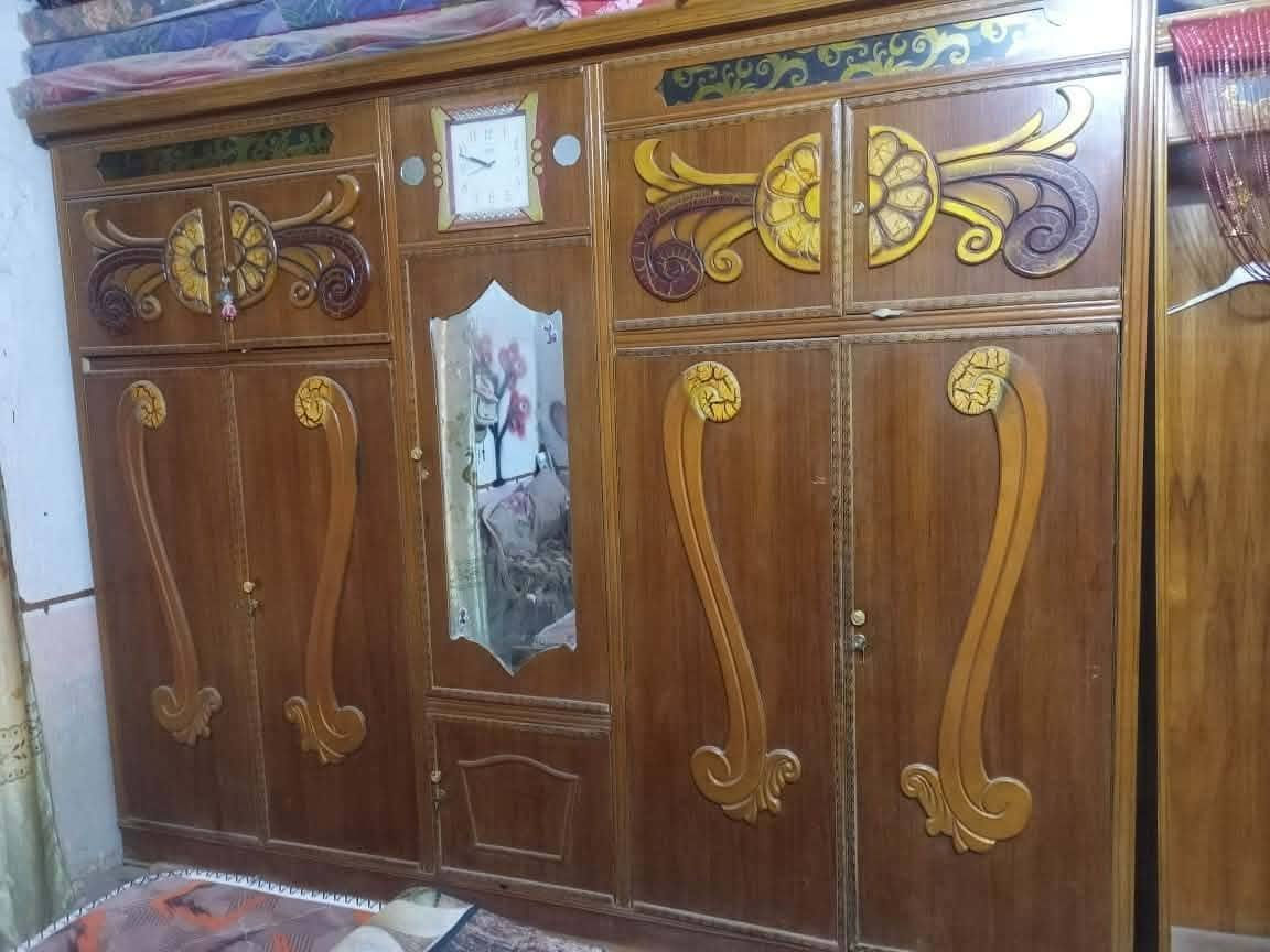 عندنا غرف ام الخمسه مستعمله سعر 450 وعدنا توصيل وشد وعدني غرف ب 350 انسب الاسعار العنوان الحيدريه خان النص الاستفسار راسلوني على الرقم***********
