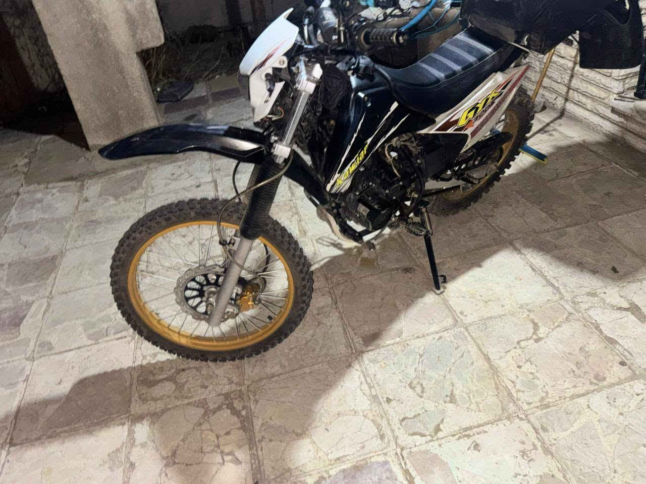 سلام عليكم قفاز كاوير 300ccدراجه ما مشيه هواي نضيفه اكفله من كلشي شلع ومعدل فولل نضيفه من تجي حته متكلب سعره مليون وتلثميه وبيه مجال قليل مكاني بغداد لكراده  ممتواجد خاص رقمي***********
