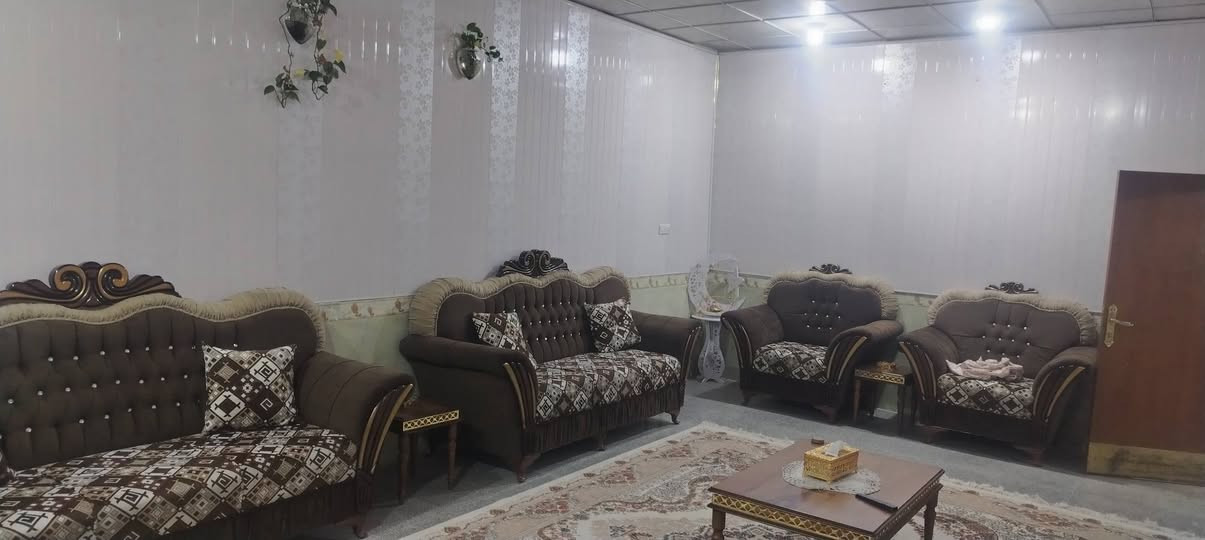 بسبب نكول المشتري عقار للبيع المساحه ٢٤٠م بناء قديم يصلح للسكن العنوان ابو رمانه الأربع سايدات خلف إنشائية كاظم الزيداوي السعر ١٧٥ مليون وبيه مجال ***********
