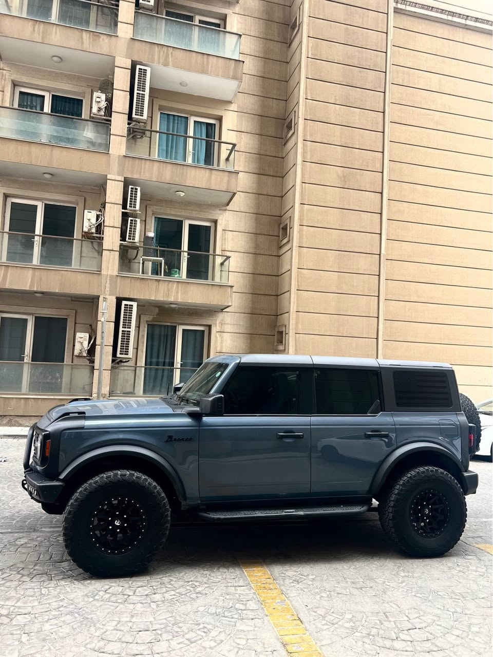 برونكو • V6 • بدون ايرباك