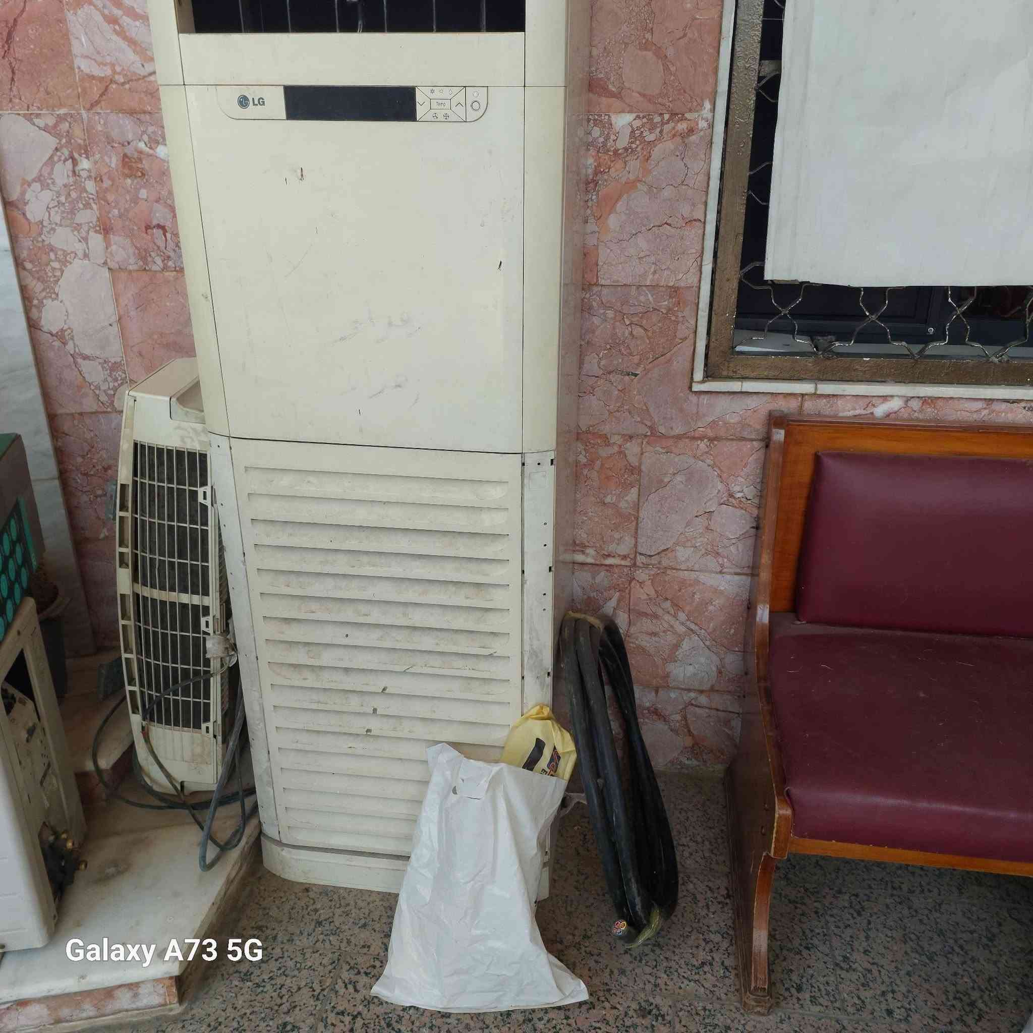 للبيع سبلت ٥ طن ايل جي نظافة فول و شغال ثلج تبريده في بغداد ش فلسطين...
سعر ٤٠٠ الف 
***********
