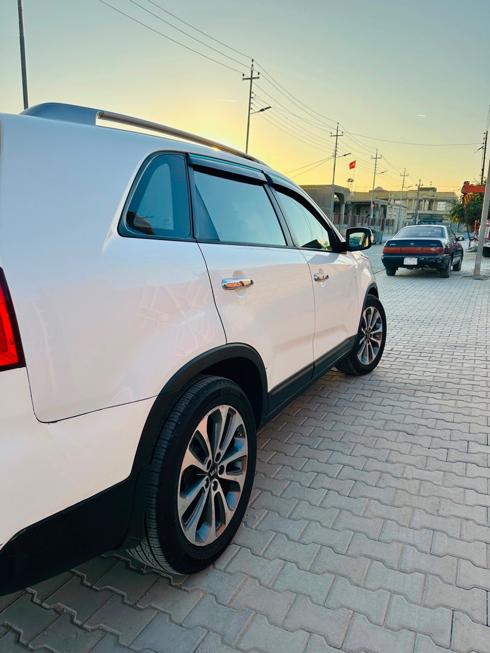 كيا سورينتو 2015 خليجي 


المواصفات:

محرك 4v _2400
شاشة معلومات
مقابض أبواب نيكل
مصابيح LED أمامية وخلفية
شعار سورينتو مضيء في الأبواب
مرايا جانبية كهربائية مع خاصية الطي
اشاير في المرايات 
مقاعد جلد
تشغيل بصمة
بصمة للأبواب
مقعد السائق كهربائي
حساسات خلفية
كاميرا خلفية
3 مناطق تبريد
7 مقاعد
فتحات تكييف خلفية
بلوتوث
عجلات قياس 19 إنش
شاحن لاسلكي

التفاصيل:

رقم بصرة الجديد
السيارة بأسمي تحويل ثاني يوم
السيارة بيها بنيد معجن وچاملغات اماميه مرشوشه 
وبيها بارد شويه صفحة السائق 
المحرك والگير مكفولان كفالة عامة
حدادة السيارة جديده
بطارية جديدة
*********** البصره _ قضاء المدينة