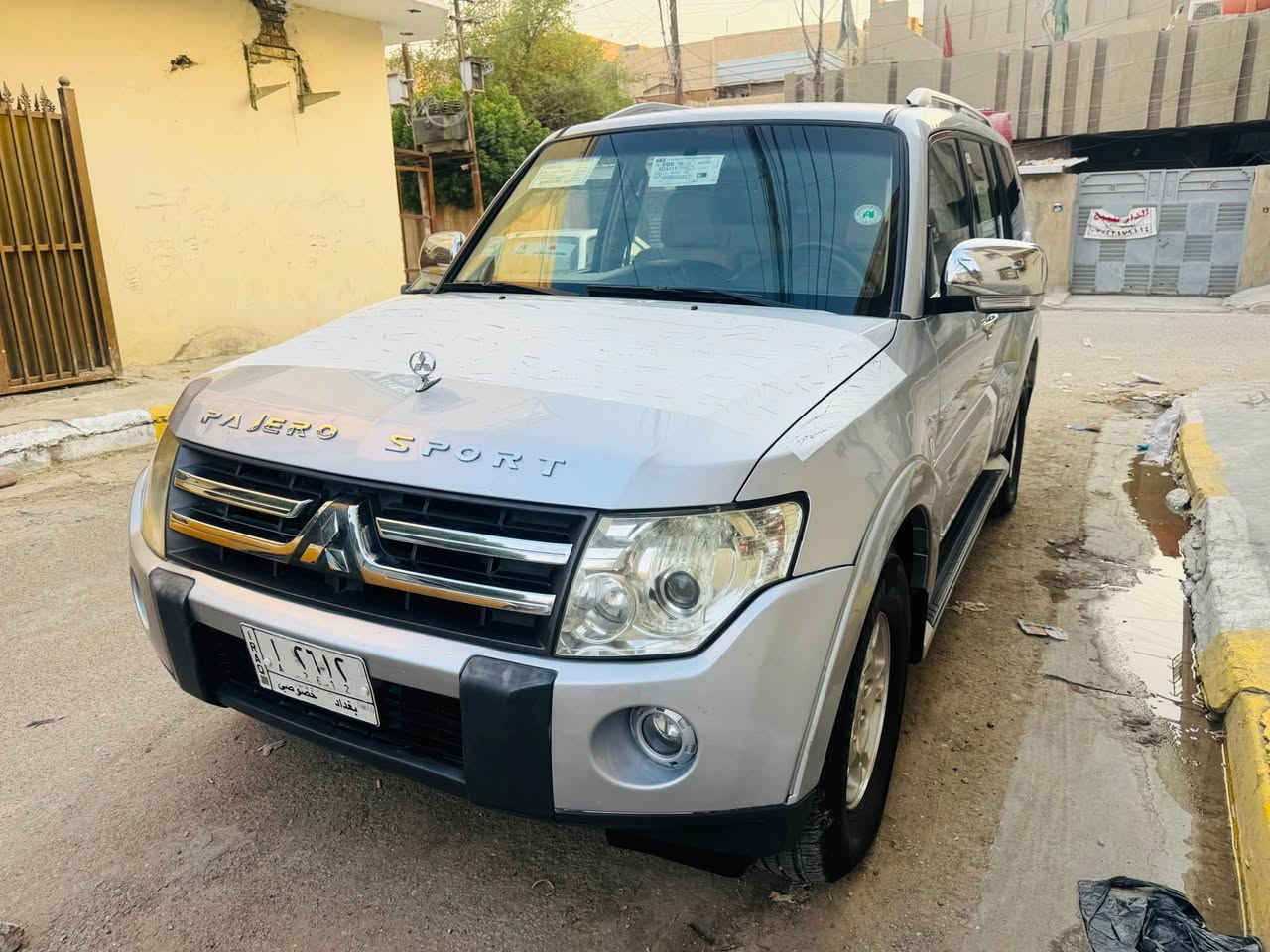 باجيرو موديل 2007 السعر 107 
ماشية 149 حقيقي 
مري شفط 
مثبت سرعة 
تبريد 3قطع تحكمات ستيرن 
سيارة جديدة بمعنى الكلمة كير مكينة صدر تبريد حدادية 
تخم تاير داخل وخارج جديد كل نقص مابيها صبغ ربع جاملغ خلفي بدون ضرر قوي بسمي جنايها صار 17سنة لحد الان ترايها محافظات شرط مكاني بغداد البلديات 
الاتصال على الرقم *********** بغداد, العراق
