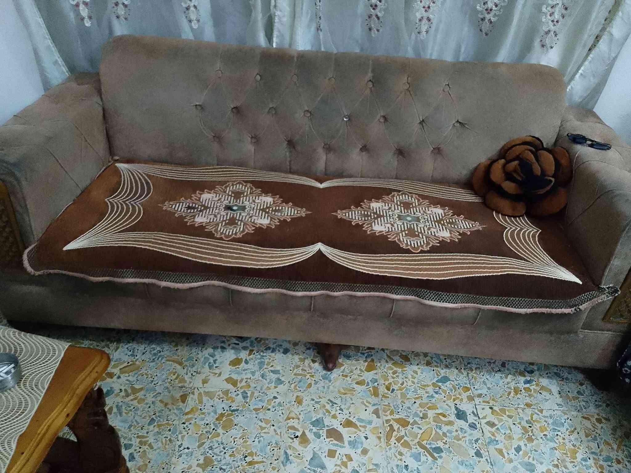 سلام عليكم
أغراض بيت السعر مناسب 
***********
