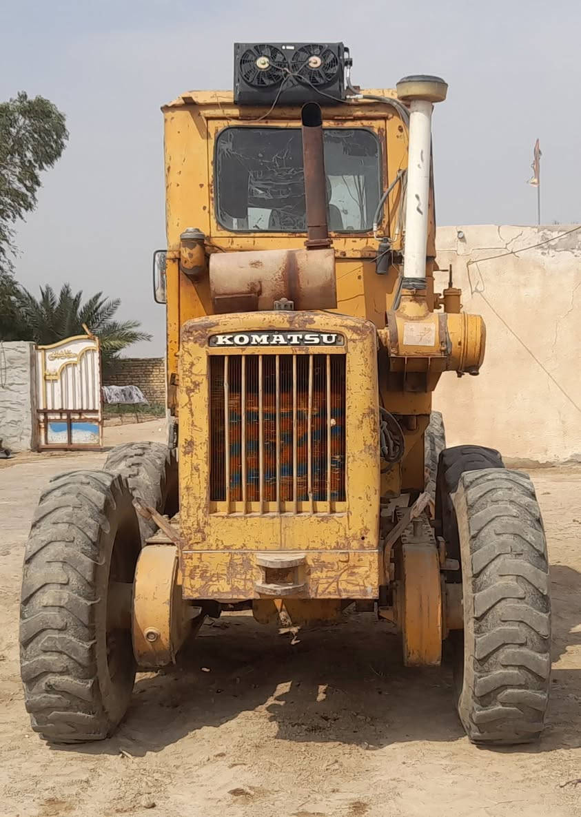 سلام عليكم 
كريدر كوماتسو 37للبيع 
مكينه جاهزه حالين بلشغل 
***********
