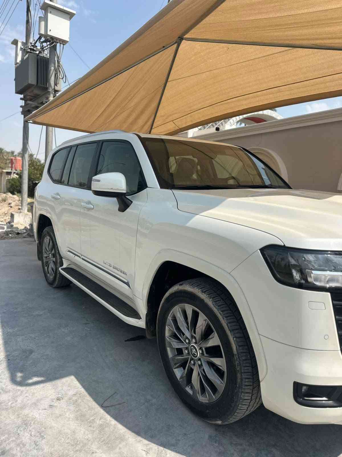 لاندكروزر موديل 2022 فول مواصفات
ماشيه 39 رقم بغداد بأسمي مغلفه ppf حمايه 
مكفولة كفالة عامة من كل النواحي استخدام شخصي ***********
