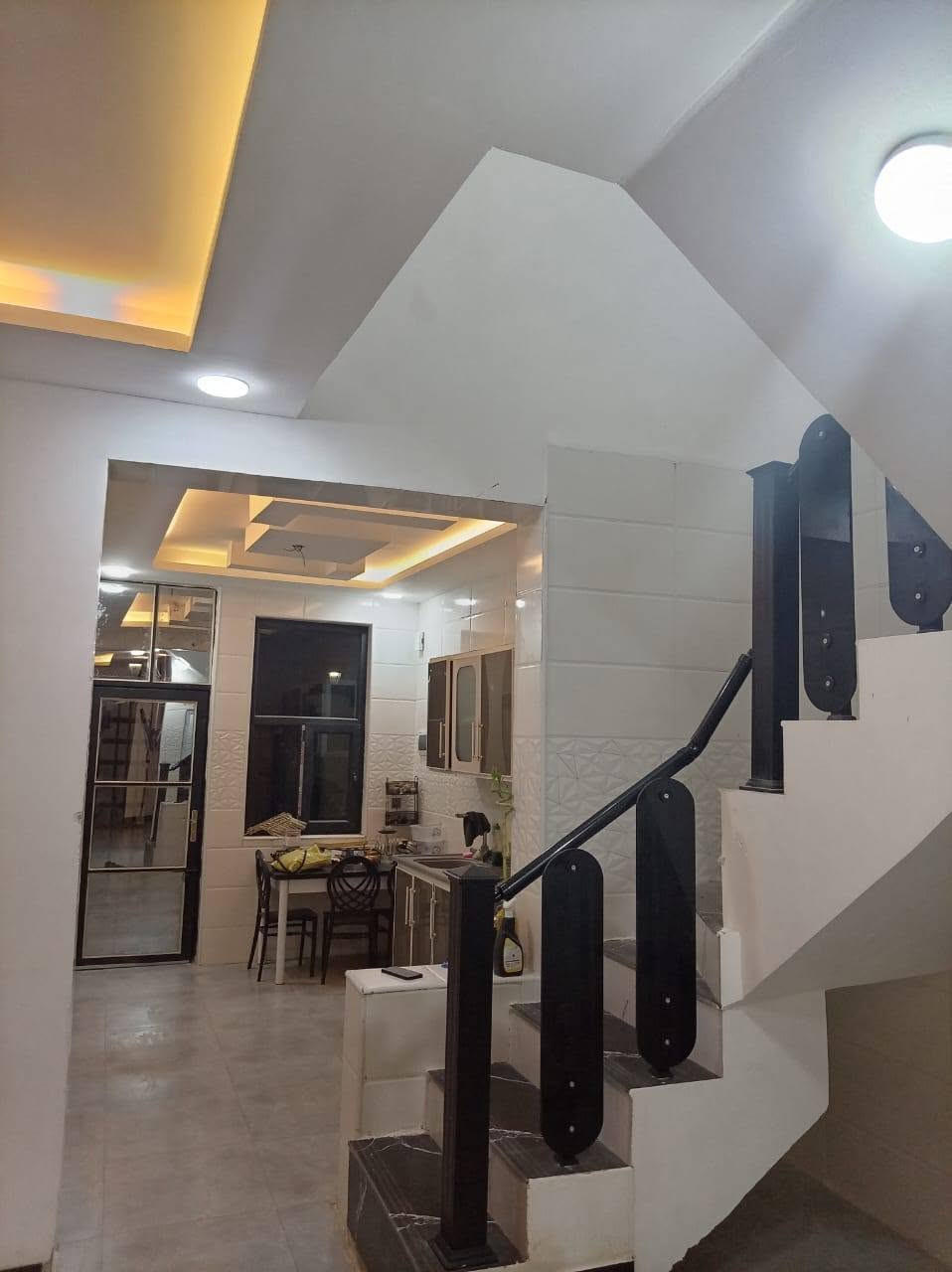 دار للبيع 150م ( مكتب النور)
*********** وتساب

موقع /نجف 🏡شارع المطار
#مقابل قرية الغدير عمود  262 

البناء درجة اولى كامل مفتاح 🔑🏡

غرفتين /صاله/مطبخ / ستقبال/ صحيات/
بناء فول/ اساس + سقف كونكريت + طابوك

ألخدمات 🏡 #يبعد عن الشارع العام 300م
ماء/كهرباء/مدارس/سوق/تبليط/لحد الباب
