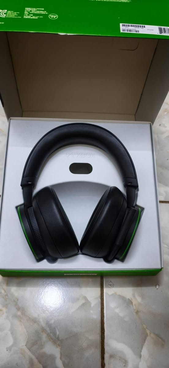 Xbox series x 2t نسخة النجوم نسخة خاصة و نادرة جهاز نظافة فول للبيع بكج كامل سعر
البكج يحتوي على بطارية Xbox الاصليه 

مع سماعة Xbox الاصليه لاسلكي  

مع اربع حسابات 
حساب بيه لعبه ايلدن رنق 
حساب بيه سكيرو 
حساب بيه ردد ردبشن 2 نسخة التمت 
حساب بيه كيم باس 3 اشهر باقي 

مزاد و زاد الله من زاد 
اخوان المزايده عل خاص او عل واتساب 
+964 780 946 0860
