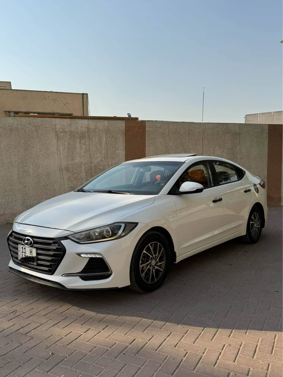 السلام عليكم للبيع 
النترا خليجي سوبر 2018 فول مواصفات مكينه 2000 دوش مكينه كير ممفتوحات بلاد ماشيه 130 الف كم 
رقم بغداد ب اسمي تحويل ثاني يوم السياره بيها جاملغ خلفي صبغ بدون معجون وحافه البنيد فقط باقي السياره مكفوله سياره برغي مابيها نقص مواصفات كشنات جلد فتحه شاشه لدات حساسات خلفيه تخم تاير جديد صدر امامي خلفي السياره جاهزه ع اخر حبايه رايدها ب 132 وبيها مجال مكاني الاعظميه 
*********** بغداد, العراق
