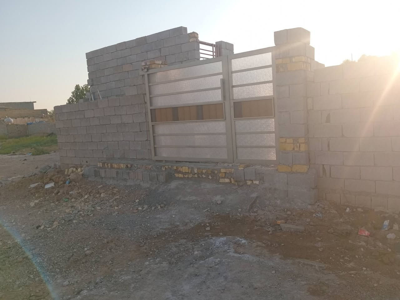 هيكل  للبيع  مساحة ١٠٥ واقع حال ١١٠   بتلو رفت 
العزيزية الخماس شارع الرسول قرب المدارس وقرب حسينية اولاد فاطمة ع رابع بيت ع شارع  
# السعر 15 وبي مجال قليل 
***********
