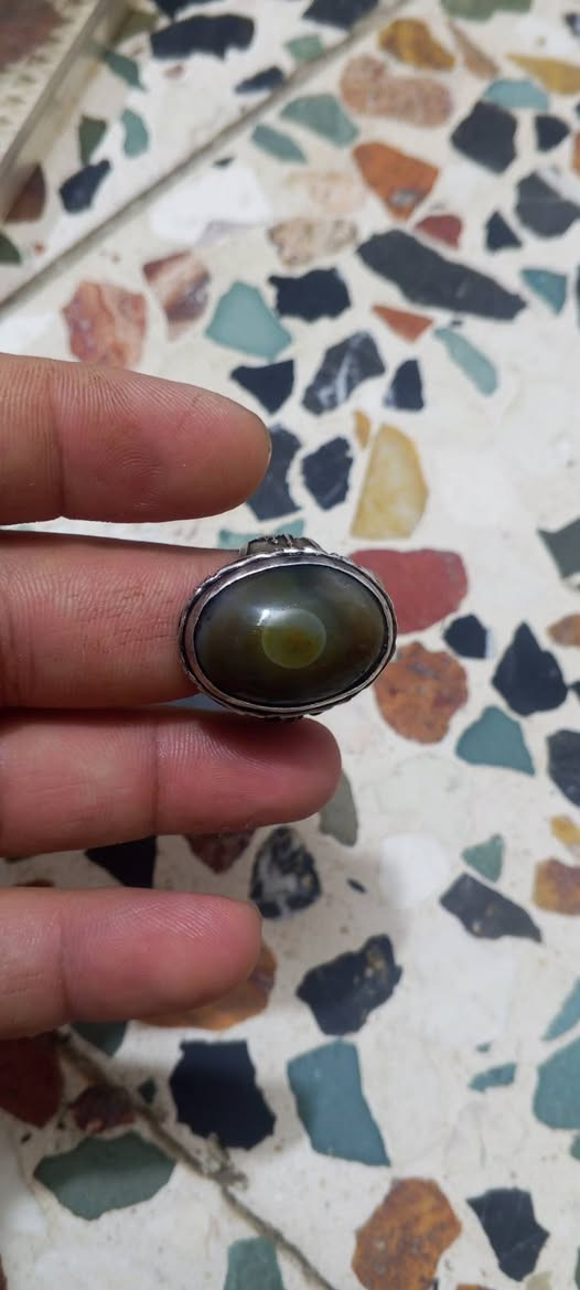 ***********
زيتوني عين صريحه صياغته يدويه ثقيله
