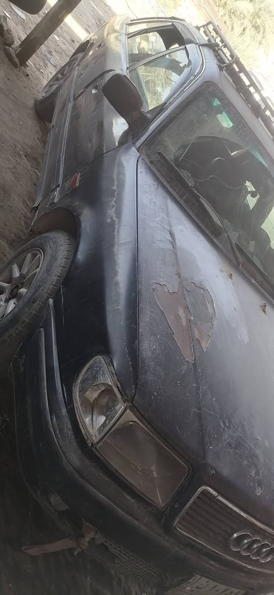 مكلف بالنشر 
اودي مكينه كولف كير عادي بيه دخان سيارة شغاله وتمشي مال حمل او تسقيط رقم بغداد باسمي السعر 20 وبيه مجال او مراوس بصفره رقم صاحبهه‏ ‪***********
