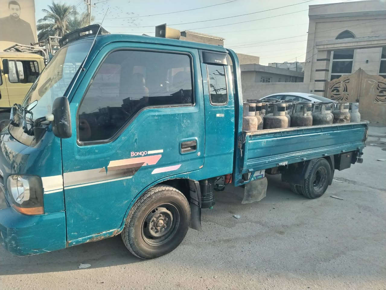 السلام عليكم
كيا ام عيون موديل 2002 
سياره جاهزه
 السعر 70 
الاتصال على هذا الرقم 
 7760840070
