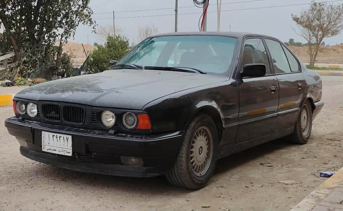 سلام عليكم بيع او مراوس حسب القناعه     525 اصل موديل 94  مسكر فانوس 
المواصفات دبل ايرباك دبل جكمجه سلايت بجم عريض كشانه كهرباء داخل صاج كير اوتو  
مكينه كير اكسل كفاله اكسل 3.23 تخم تاير 
حداديه امامي وخلفي بجيس كهربائيات كلها شغاله
سياره ترايها مال 26 بنكه كهرباء انسه شي اسمه حماوه عليها ادامه كامله المنضومه المي واتر بم ولف حماوه جوينات راديتر جديد كله مبدل اصلي صفاحه موس السياره سياره جاهزه من كل النواحه ماعده الكمبريسر فقط رقم صلاح دين مشروع وطني 
تحويل ثاني يوم سنويه 2028 مكان السياره 
بغداد الاعظميه سعرها 65 /***********
