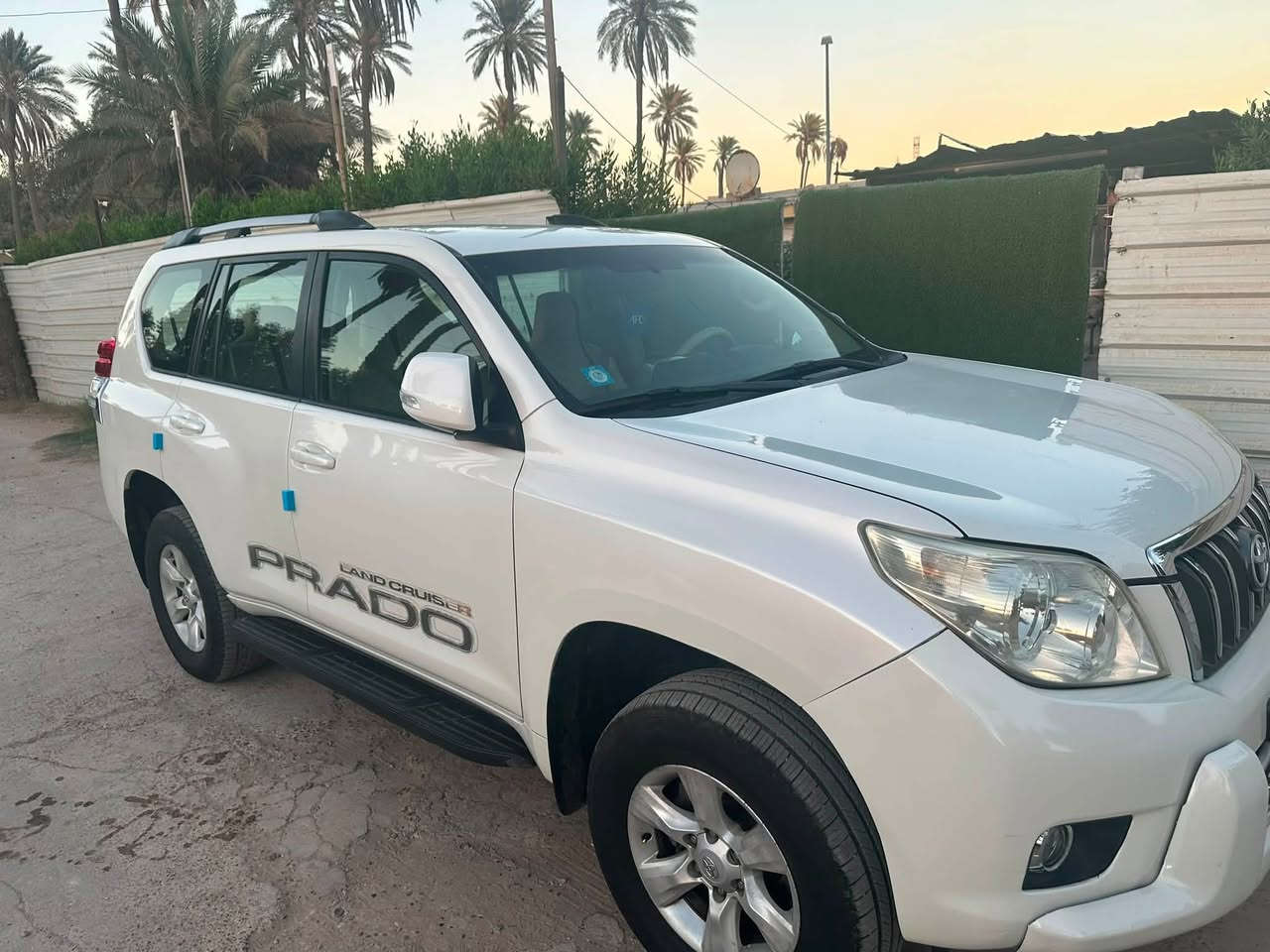 للبيع 
برادو ٢٠١١ 
٤ سلندر 
لون صدفي
نظيفة جداً
مكفولة 
دبل تانكي تاخذ ١٠٠ لتر
مري سحب
سبير تعليك
رقم بغداد تحويل ثاني يوم

تاخذها كلشي متصرف عليها

السعر 210$ وبي مجال بسيط
مكاني بغداد الجادرية 
***********
