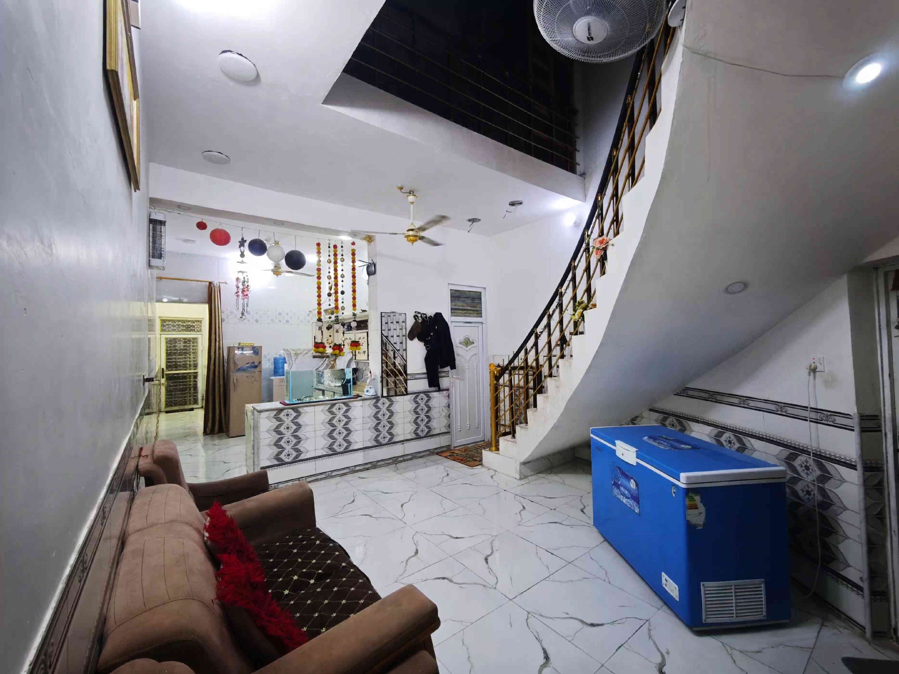 بيت للبيع  📍الموقع: ميسان - العمارة / الشيشان الثانية🏠 📐 المساحة: 100 متر (طولاني) 🏗️ سنة البناء: 2023 (بناء حديث - صب كونكريت بالكامل 🛠️) 🏢 العدد: طابق واحد 🛋️ المشتملات والخدمات الداخلية: 🛌 غرفة نوم مريحة 🛋️ استقبال واسع للضيوف 🛋️ صالة معيشة 🍳 مطبخ نظام (حار / بارد) 🚿 صحيات داخلية وخارجية 💰 السعر المطلوب: 75 مليون (قابل للتفاوض البسيط) 🏷️ 📞 للتواصل والاستفسار: يرجى الاتصال على الرقم: *********** ☎️🤳 #عقارات  #قطع_اراضي  #عقار  #بيع_و_شراء_عقارات #الشعب_الصيني_ماله_حل😂😂 
