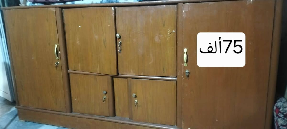 غراض للبيع مستعجل مكان كوفة براكية شارع المعمل
رقم الهاتف *********** الطباخ  و الكاونتر استخدام قليل جدا

نص مكتوب في الصور:
- 150 ألف
- 10 ألف
- 75 ألف
- 375
- 175