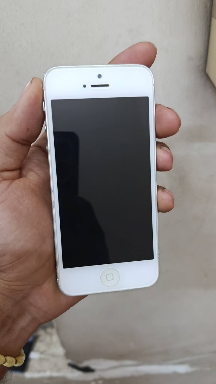 ايفون ٥ • ١٦ جيجا • كامل