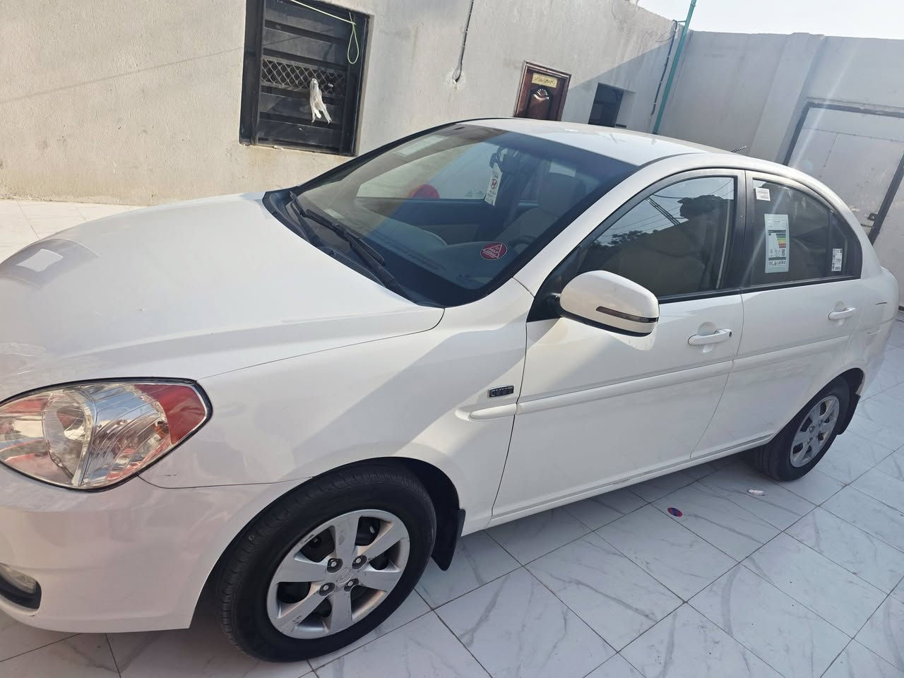 ​🚗 للبيع: هونداي أكسنت 2011 - كفالة عامة وعلى وضع الشركة 🚗
المواصفات والتفاصيل:

​الموديل: 2011

​المحرك: 1600cc (ماكينة وقير بحالة ممتازة جداً)

​الوارد: استلام الشركة العامة للسيارات

​الحالة العامة: السيارة كفالة عامة وعلى وضع الشركة، جاهزة من كل شيء وما ناقصها أي شخطة أو مصروف.

​التبريد: شغال وبحالة ممتازة ❄️

​الحدادة: جديدة ومكفولة 🛠️

​الإطارات: تخم تاير جديد 🛞

​الرقم والسنوية: رقم بصره، سنوية مجددة لغاية 2029 (تحويل مباشر)

​💰 السعر والتواصل:

​السعر: 105 ورقة ($10,500) وبيه مجال للشراي الطيب 🤝

​المكان: البصرة

​للتواصل والاستفسار: 📞 ***********
