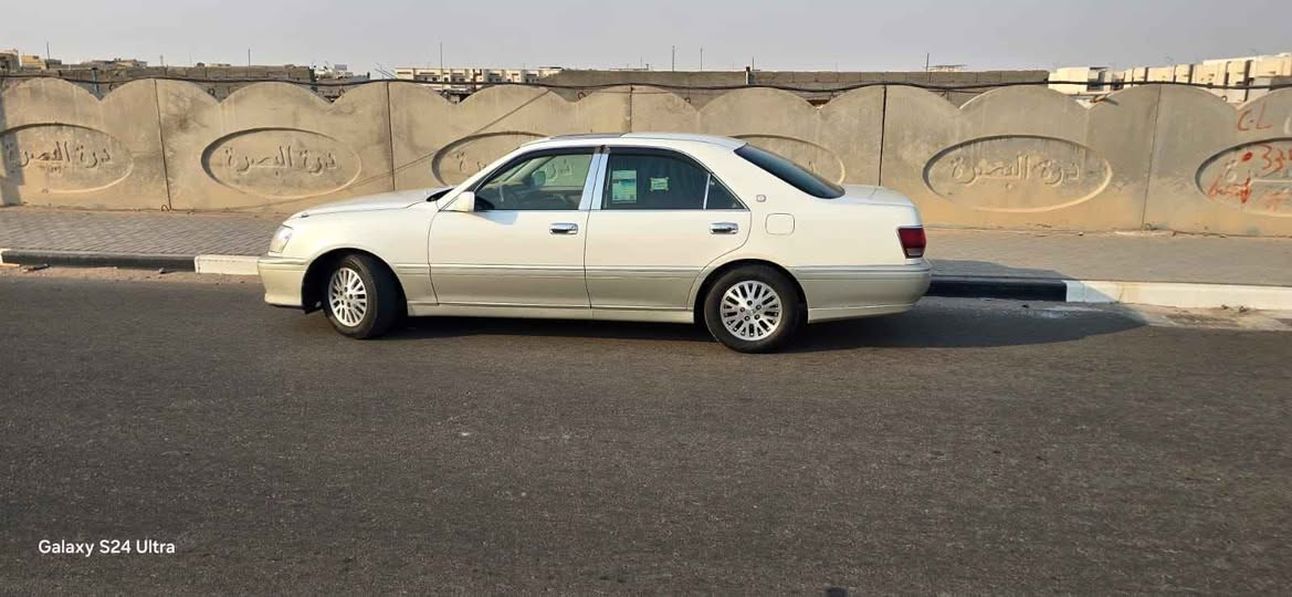 يا الله جنون للبيع مواصفات كالاتي :-
السيارة للرغابه والجنايه 
محرك 3000 vvt فيشتين
فتحة سقف تلث دكم 
برده خلفيه شاشتين كامره fHD
رقم بصره الجديد 
سنويه لغاية ال٢٧ 
تخم تاير جديد 
حداده جديده صدر وخلفي
تبريد ثلج 
كشنات كهربائي 4 كشنات
لايت LED .
والسياره نظيفه وبيع مستعجل جوه السوك . 
السعر 138$ 
وبيها مجال كلش قليل . غير متوفر على النت اتصال فقط . الموقع 🕸 بصره ابي الخصيب 
هـ /*********** ابو الخصيب, البصرة

