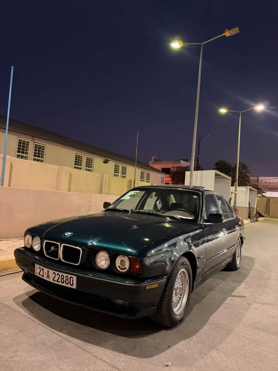 بي إم 525 • موديل ١٩٩٢ • لوحة دولي