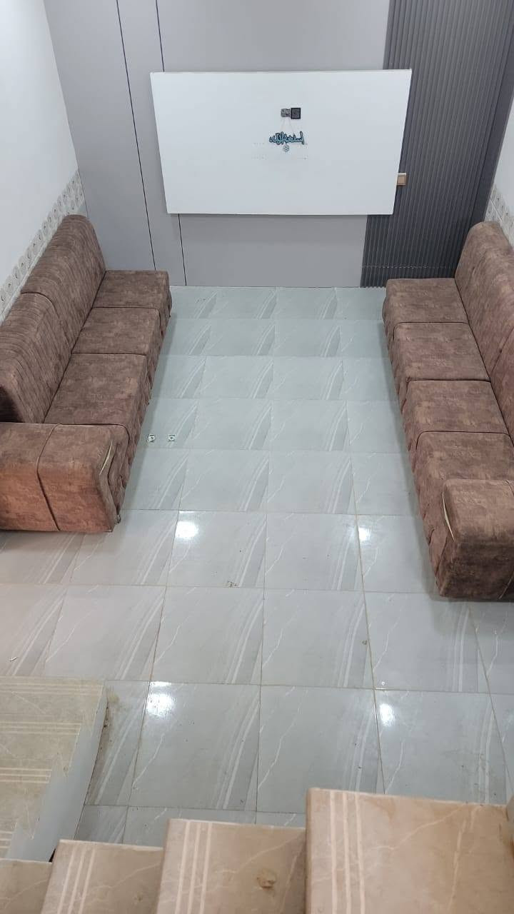 سلام عليكم بيت للبيع المساحه ١٢٥متر طابو زراعي سند٢٥ الموقع كربلاء طوريج حي الجمعيه خلف مدرسة نبع المعرفه يتكون من غرفتين وصاله ومطبخ واستقبال وصحيات داخليه وخارجيه للاستفسار اتصال على الأرقام 
***********
***********
أو مراجعة مكتب عقارات درة طوريج الجمعيه قرب الكفيل
