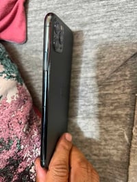 آيفون ١١ برو ماكس • مبدل بطارية • مقفل