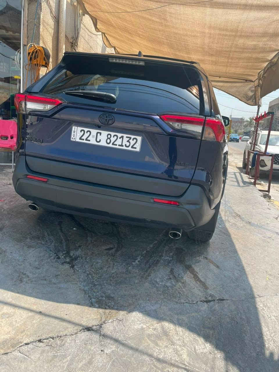 _راف فور موديل 22 لون نيلي
xle فول مواصفات معروفة مواصفاتها
_حادث باب وجاملغ امامي عكس السايق امبدلات الحادث جانبي شحط بدون دواخل ايرباك بردة فقط 
_  رقم اربيل باسمي تحويل شوكت ماتريد
موصفات 
_فتحة  سلايد
_بصمة تشغيل 
_بصمه ابواب
_جنطة كهربائي
_ويل كب بلاد
_6 انظمة قيادة
_دفع رباعي 
_تحكمات كاملة
باقي المواصفات معروفة 
السيارة خير من الله بل حقيقة احلى مناقصها شي تشغل وتطلع وبلعافية على الي ياخذها 
رقمي ***********
  سعر 200 يعني شدتين بيها مجال بسيط للشراي
