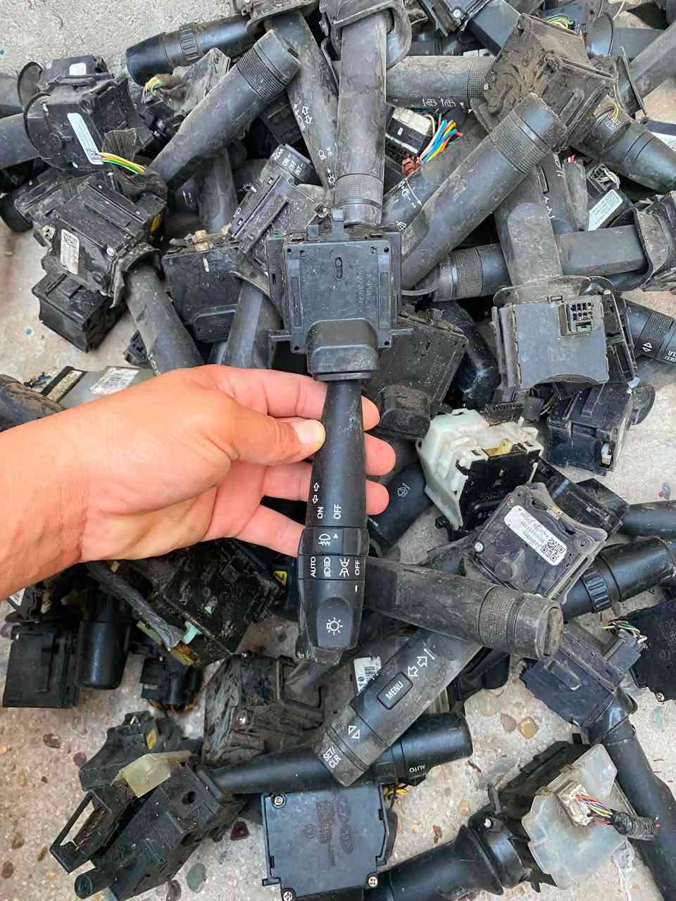 يدات كوريه اصليه مال تفصيخ عددهن تقريبا ٧٥ قطعه اكثرهن يدات لايت جم وحده مي
ابيعهن شلع ب ١٠٠ هنه والتوصيل 
مكاني بغداد البياع 
***********
