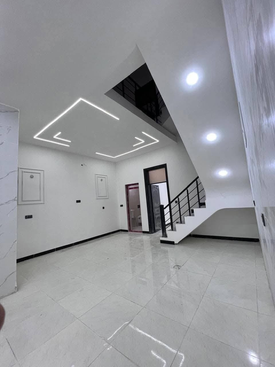 جبنالكم 🫵بيت 🏠العمر👌

دار للبيع مساحه 150 متر 

حي الجهاد مربع ديوان مخابرات 

خمس غرف نوم 😴 

كراج حديقه صاله مطبخ حولي مع صاله داخليه 

وغرفه نوم 🛌 في الطابق الأرضي 

الطابق الثاني 

ثلاث غرف نوم مع حمام 🛁 

طابق ثالث 

غرفه بيتونه صطح للاستفسار 👇

***********شركة ارض الخير #عقار #عقارات #عقارات_للبيع #عقاراتي #عقارات_العراق #العقارات 
#المقاولات_العامة #مقاولات #مقاولات_عامة #البناء #البيع #الشراء 
#عقارات
#للبيع
#الجهاد
