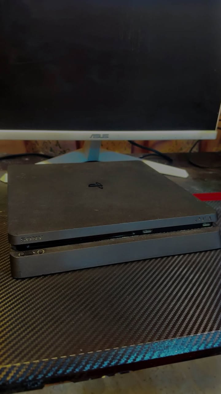 بيع PS4

PS4 Slim للبيع — 250,000 د.ع

الجهاز نظيف وما مفتوح نهائيًا، وما داخل تصليح قبل.

الجهاز يشتغل طبيعي 100% وجميع وظائفه سليمة، المشكلة فقط بالمروحة وتحتاج تبديل، ولهذا الجهاز يحمى ويطفي أثناء اللعب.

وياه يد تحكم هدية.
بدون أقراص.

السعر: 250 ألف قابل للتفاوض للجادين فقط.

الفحص متاح للجاد اللي ناوي يشتري، والجهاز ينفحص قدامه بالكامل.

للمهتم والجاد يتواصل.

***********
