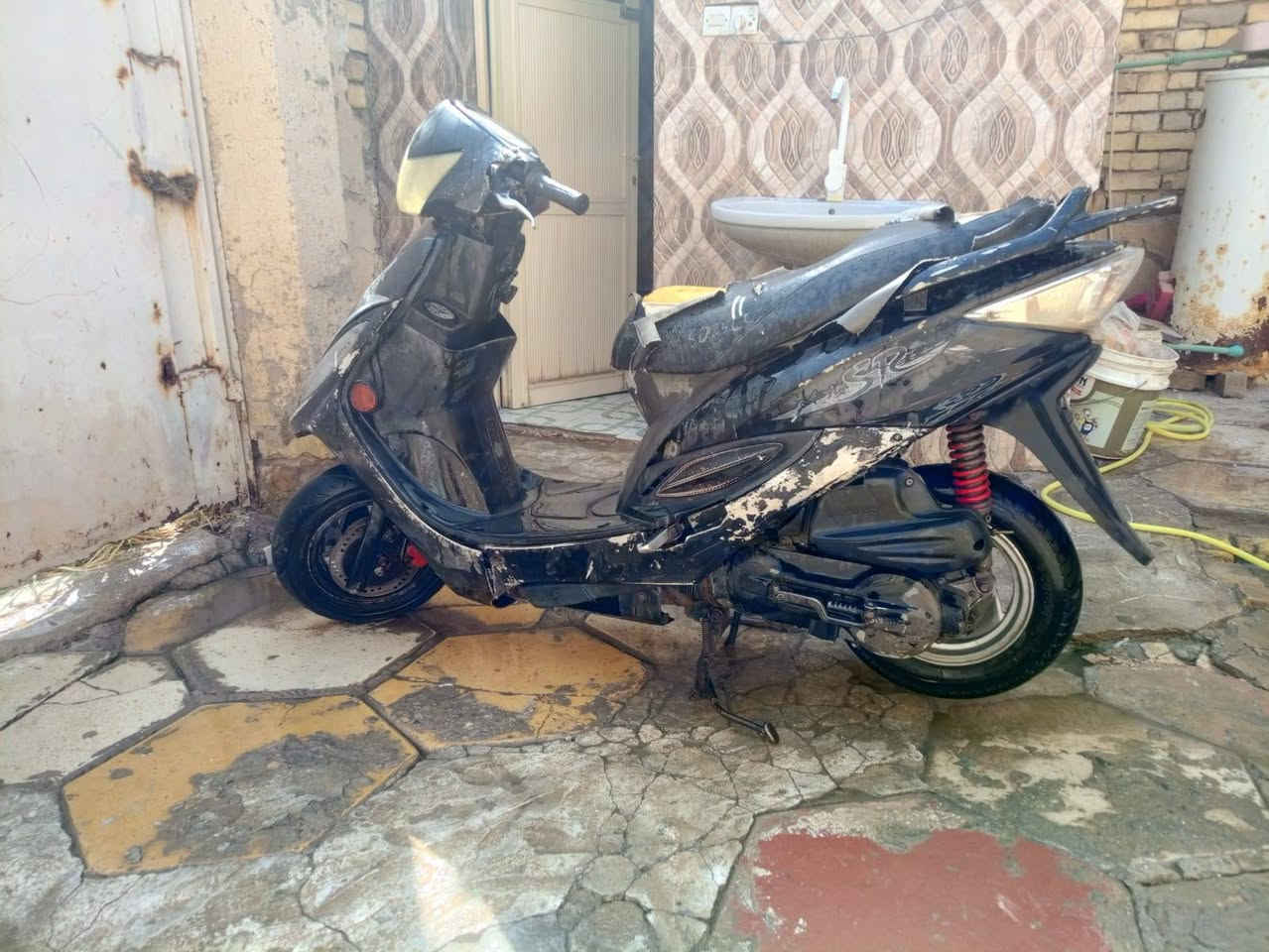 سلام عليكم دراجه جي فور للبيع شغاله عوزه تنضيف كابريتر مكاني ناصريه مركز حي اور ***********
