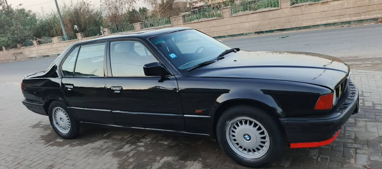 بي إم دبليو 735 موديل1992 سياره حاهزه ومناقصه شي بس تبريده مايشتغل سنويه2031 هزته جديده ماكاني ديوانية قضاء الشامية رقمي*********** ديوانية, القادسية
