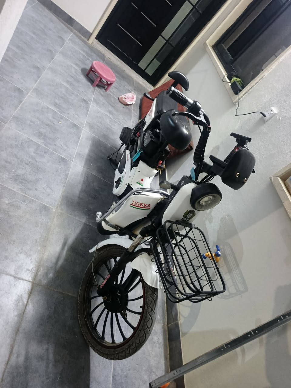 للبيع
5 بطاريات

واحد يقرأ 8 والباقي يقرأ 12

السعر 175  الماطور حيل نظيف بس يعوزة بطارية وحده ويدا مال بريك امامي 

***********
