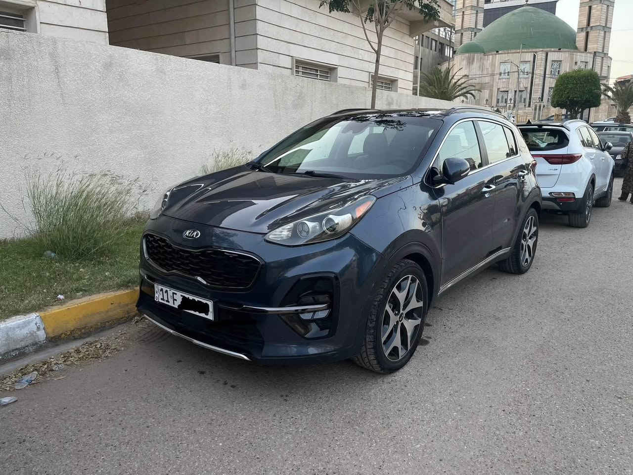 سياره سبورتج فول 1/1 ميحتاج اسولف مواصفاتهه 
للاستفسار ***********
مكاني المنصور او الكاظميه 
السعر 143 وبيهه مجال بسمي بغداد, العراق

نص مكتوب في الصور:
- زيارة < Kia Sportage Sx 2019 Blue 2.0L 4 vin: KNDPR3A63K7505971 free car ...
- زيارة
- Kia Sportage Sx 2019 Blue 2.0L 4 vin: KNDPR3A63K7505971 free car ...