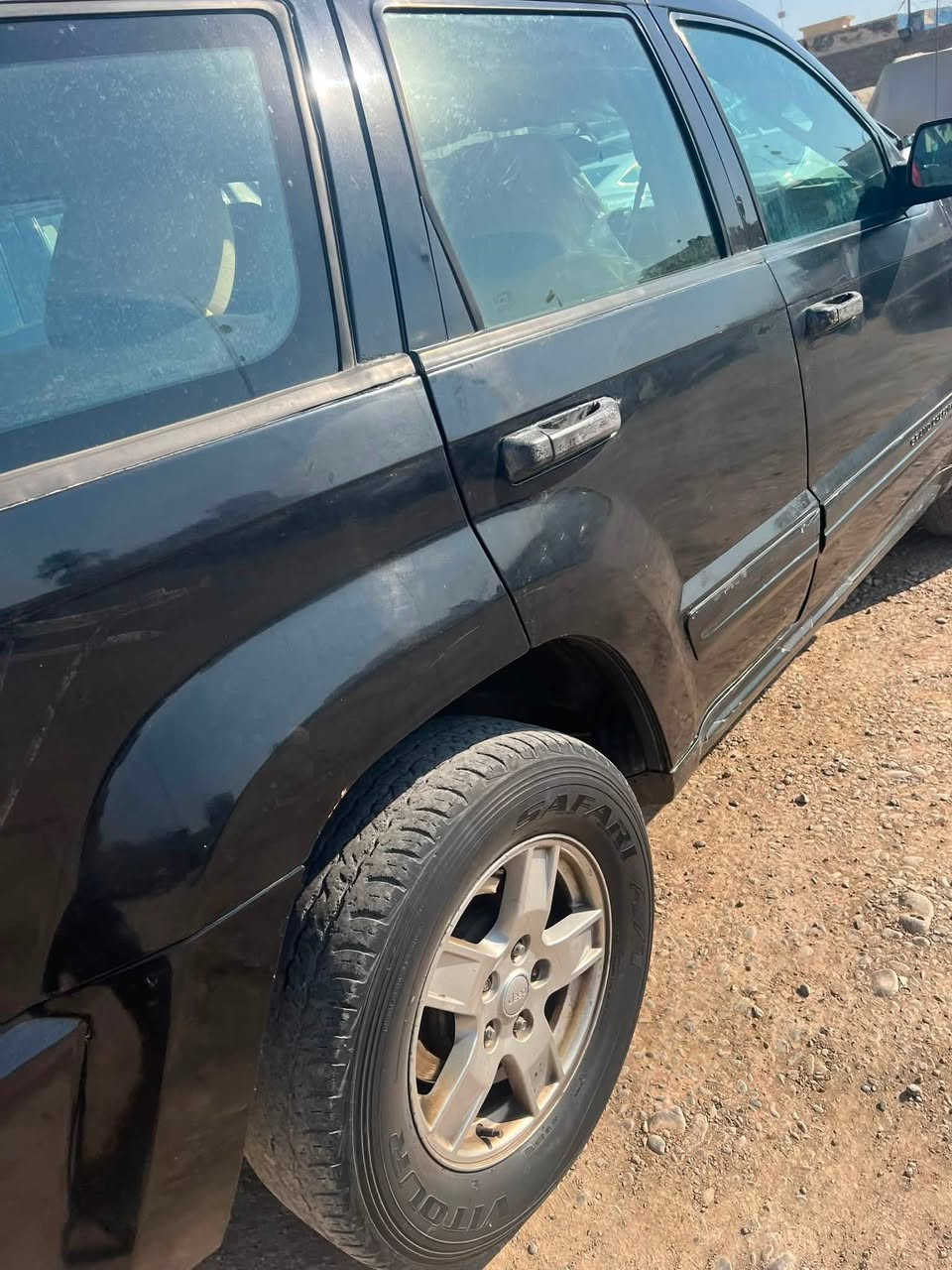 جيب لاريدو ٢٠٠٥للبيع رقم انبار باسمي السعر ٦٨بيع مستعجل السياره جاهزه لاستفسار الاتصال على الرقم ***********
