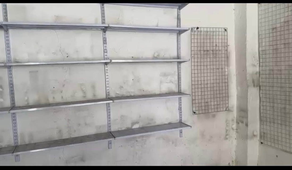 رفوف محل وميز جام للبيع عنواني نجف حي الانصار 
وهذا رقمي الشراي يتصل وبي خير ويدلل 
***********
