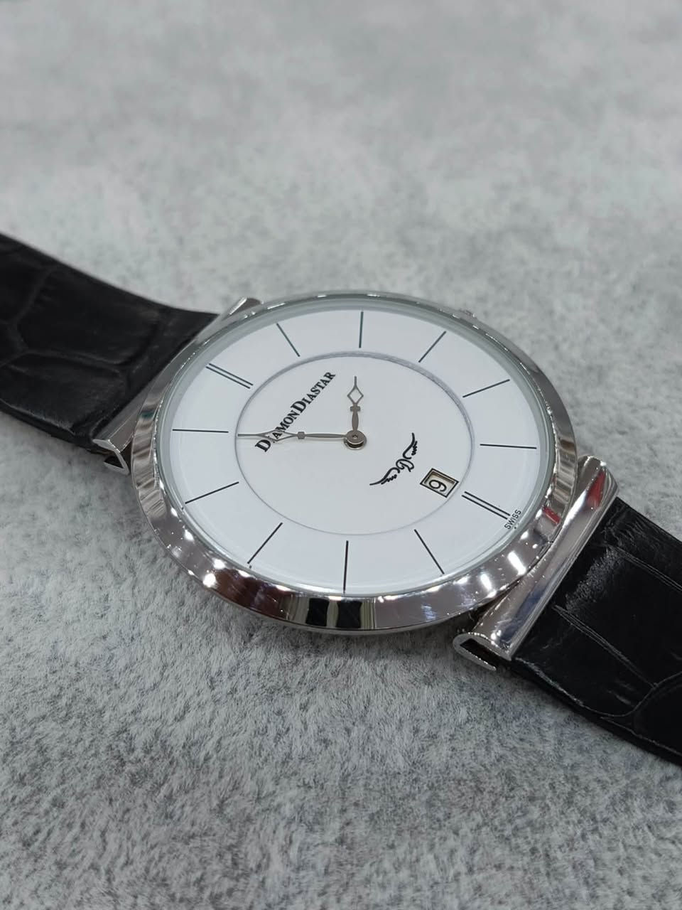 دايموند دايستار … Diamond Dystar
الحركه : كوارتز  quartz ( بطاريه ) 
الصناعه : سويسرى Swiss
المواصفات : 
نظافه ممتازه كالجديد
ستانلس ستيل 316 L
سير جلد اصلي بقري 
الحجم : الساعه قشطه Slim 
جام زفير ضد الخدوش 
القطر : 43 m 

السعر : 135 الف توصيل مجاني 
التواصل : خاص ( ماسنجر ) 
او …. اتصال مع واتساب ***********

#البصراوي
#للساعات
#اختيار
#المتميزين
