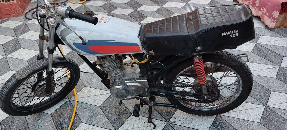 السلام عليكم دراجه للبيع كلك بيه بليته موديل 2018دراجه خير من الله سعر 225وبيه مجال حك الجيه مكاني حله حي العسكري هاتف *********** رجاءن الي ما يشتري لا يراسل
