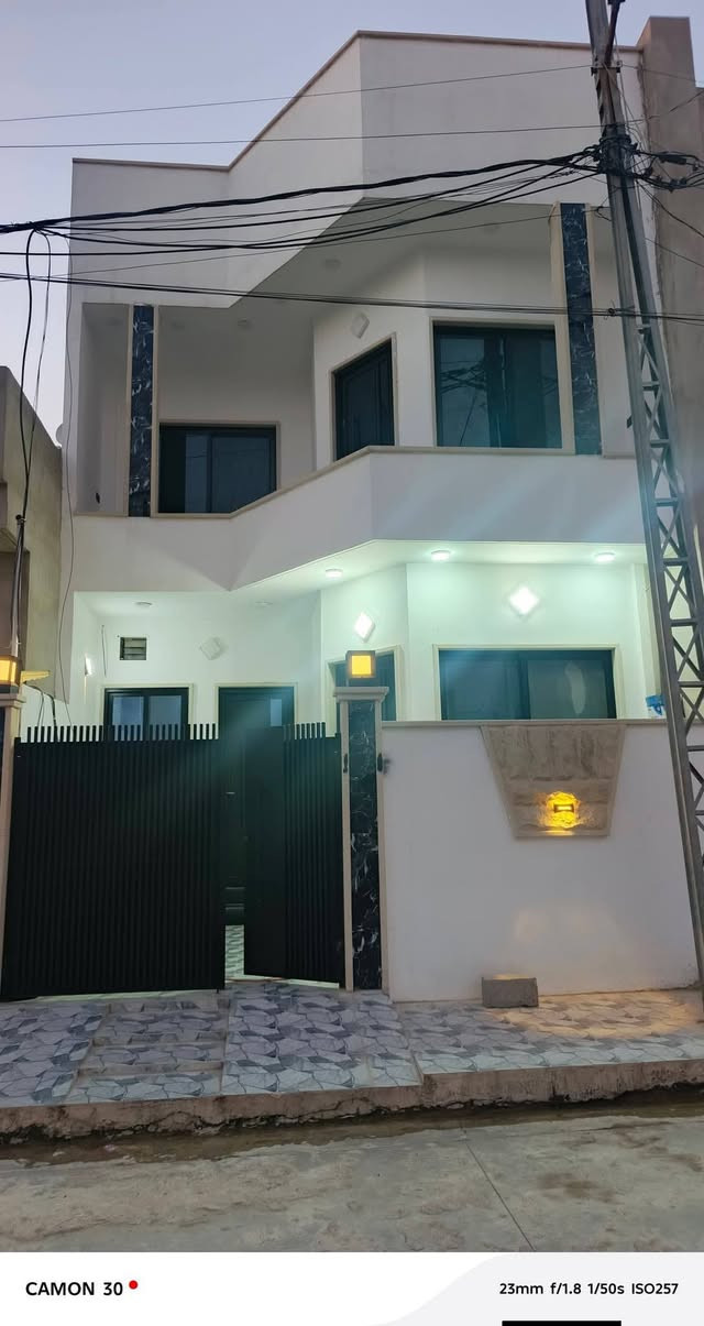 بيت للبيع 100 متر واجهه 6:15 عمق 16 البيت فول مواصفات الداخل بعد احلى من البره المكان زيونه جمعيه العدل يا مولد الحريري للاستفسار الاتصال على الرقم
***********
