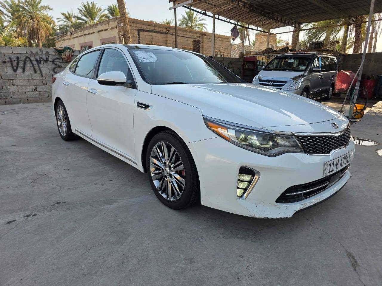 رقم بغداد  نكليزي 
المواصفات ماشي 101 الف مايل
كيا اوبتما موديل2018
محرك 4 سلندر حجم 2000 تيربو مكينه مفتوحه 
بنوراما 3 طكات 
بصمه + بصمه أبواب 
كاميرات عدد 4 تعمل بنظام 360
نظام ترحيب عند الاقتراب 
شاشه نظام ابل كار 
سستم صوت هارمن كأردن سماعات
عدد 10 مع دمام خلفي 

داخل احمر   مري شفط
تبريد شاشة بيانو منفصل 
مري قلاب مع البك نظام الاوتو
كشنات كهرباء الاماميات مع خزن مموري 3 وضعيات 
تدفئه ستيرن 
يدان الباب اضائة 
حساس ضغط الاطارات 
مانع انزلاق Abs
صندوق ذكي يفتح عند الاقتراب 
اربع وضعيات قياده (اقتصادي _عادي _رياضي _سبورت ) + دبل كزوز فول تحكم ستيرن جهتين للايعازات مع تصفح بالشاشة 
مثبت سرعة cruise control
تدفئة تبريد الكشنات الاماميه 
كشنات خلفي هيتر 
رادار جانبي +خلفي +امامي لد ليلي +نهاري 
شاشة اظهار وتنبيه الاعطال 
مخارج UPS عدد 5
تبريد قطعتين ثلج 
حساس اطارات 
بردات بلادية بالبواب 
ستيرن رياضي حرف D مع شفتات 
ستيرن للكير 
السبورت 
ويل حجم 18 بلادي  Sxl 
لايتات زنون بلادي عالي ناصي 
سايد بريك بصمه 
اوتو هولد 
وباقي المواصفات الغنيه عن التعريف 
في الفئة SXL سعر165
رقم موبايل ***********
