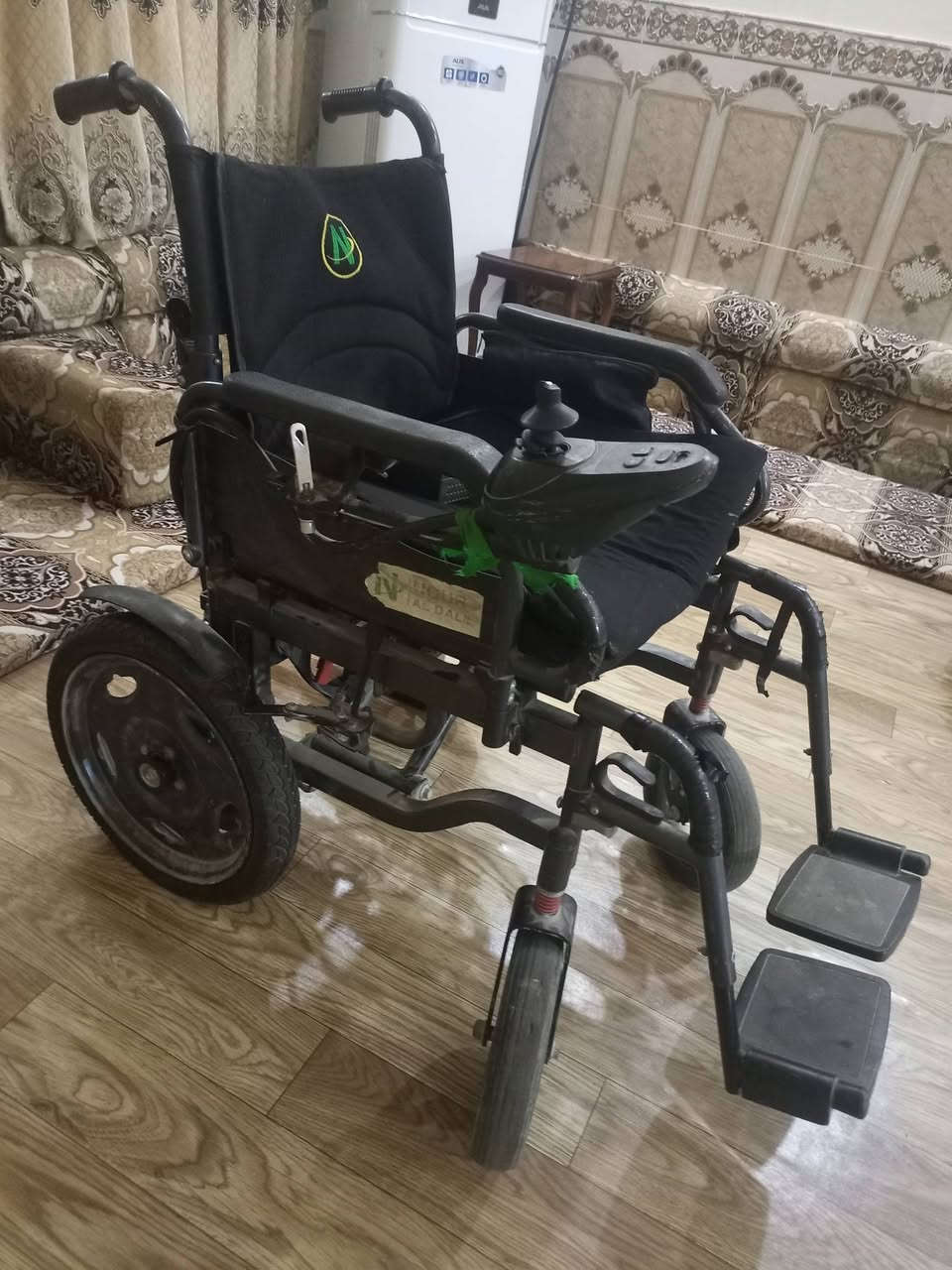 عربانة شحن للبيع ***********سعر 300وبيهة مجال
