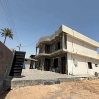 ⭕️الدار للبيع.⭕️ مع الاثاث المساحه 500 متر مكون من أربعة غرف نوم (غرفة...
