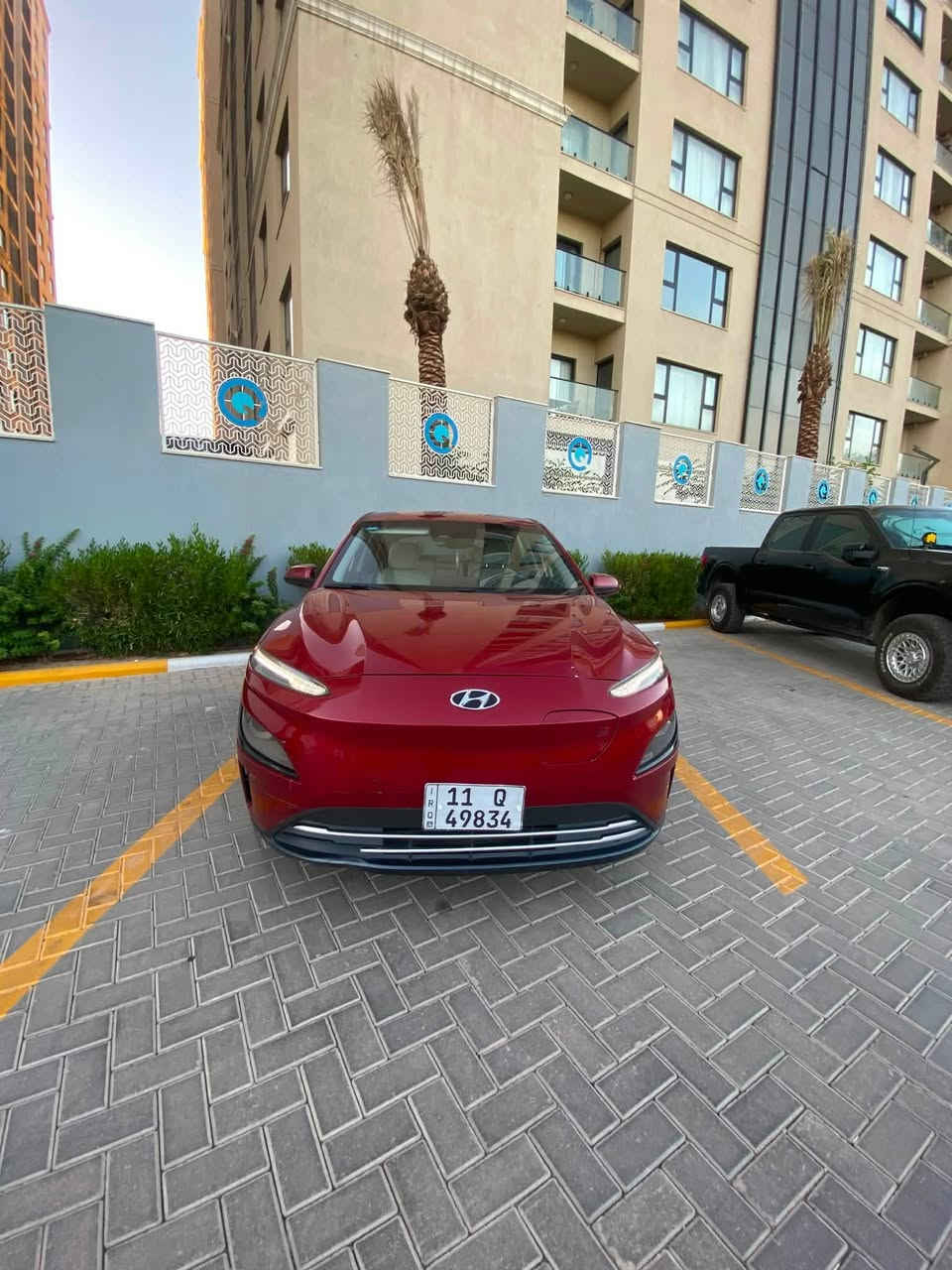 السلام عليكم
للبيع أو للمراوس 
 كونا كهرباء بالكامل 2023 وارد امريكي فول كهرباء تشتغل على الشحن كهرباء فقط بدون بنزين وبدون دهن محرك 
بطارية ليثيوم حجم الكبير 64K كيلو واط الشحنه الواحده يمشيها حوالي 500 كيلو متر سياره نشطه وخصوصا بالتسارع
ماشية 63 الف
حادثه باب خلفي صبغ  فقط
1.كيجات دجيتل
2. تحديد مسار
3. شاشه
4.ويل كب كروم
5. كشنات تدفئة
6. تحكم
7.نظام سبورت + عادي + ايكو
8.رادارت جانبيه
9. بصمه
10. هيترات بالكشنات
11.كشنات كهرباء
12. هندبريك بصمه
13. بصمة ابواب
14. تشغيل عن بعد
15.رادار امامي وخلفي
16. كير دكم
17. توقف ذاتي
18. مثبت سرعه
19. مانع انزلاق
20. شفتات تحكم سرعه تفاعلي
21. شاحن USB و لاسلكي
auto hold
السعر 135
***********
