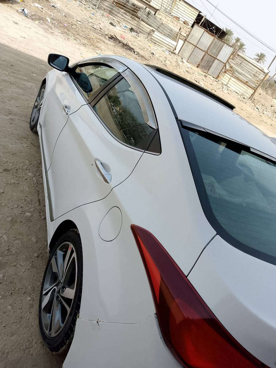 لانتر اربيل فول مواصفات ماعده البصمة بيه بارد بل باب وبارد بل جاملغ الور شويه قليل الدوس الجوصبغ  ب108 وبيها مجال قليل مكان السياره بابل ***********
