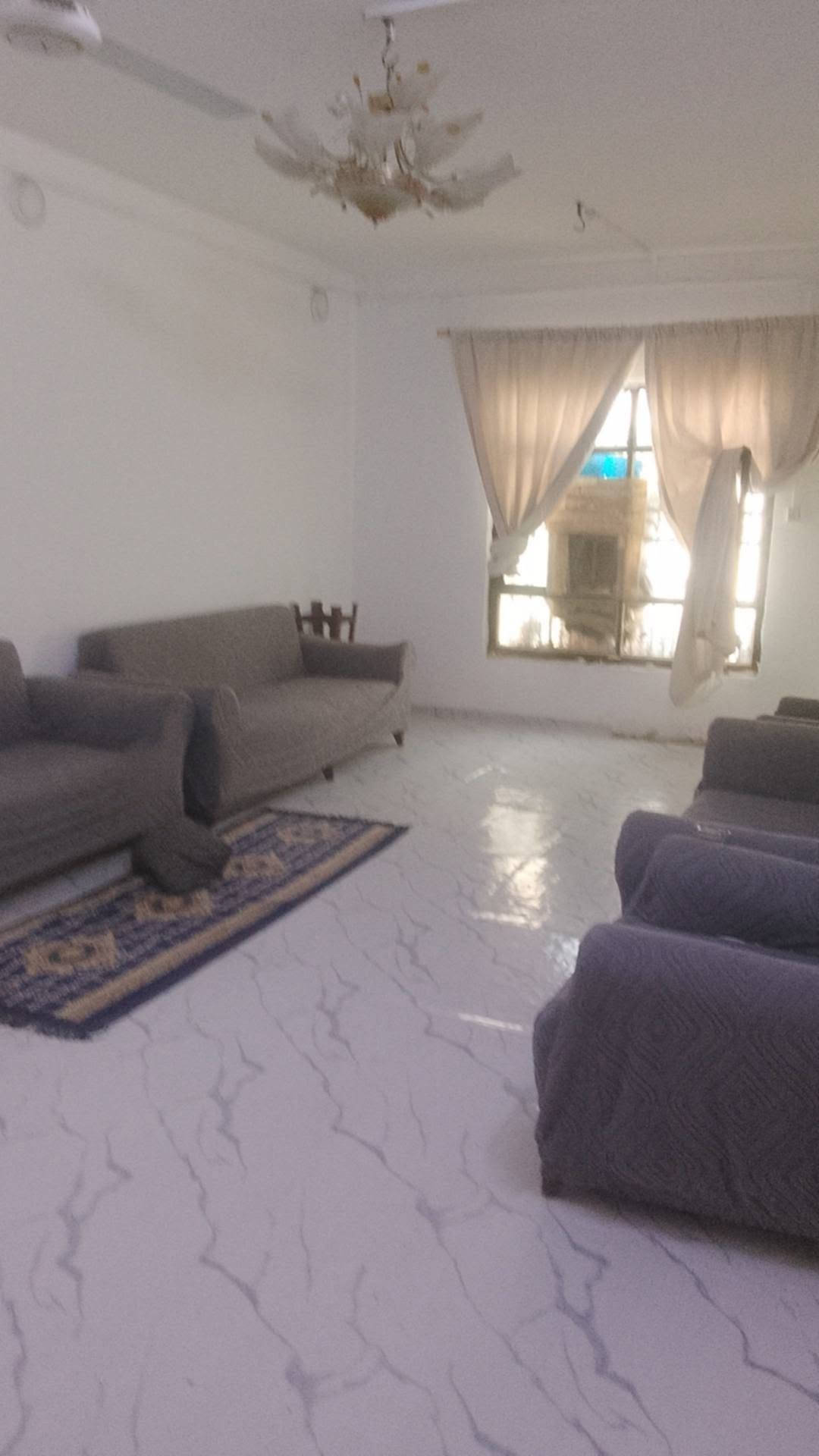 بيت زراعي سند25مساحة ٣٣٠م
مقابل نزلة شيخ سامي خلف الطاقة قريب نزلة السريع غرفتين نوم صالة استقبال مطبخ صحيات مناور كراج ساحة خلفية ***********

نص مكتوب في الصور:
- المنشورات بيت زراعي سند25مساحة ٣٣٠ م مقابل نزلة شيخ سامي خلف الطاقة قريب نزلة السريع غرفتين نوم صالة استقبال مطبخ صحيات مناور كراج ساحة خلفية ١٠٠ م تصلح بناء مشتمل *********** بالبلدية ٣٣٠م مقابل نزلة شيخ سامي خلف الطاقة قريب نزلة السريع غرفتين نوم صالة استقبال مطبخ صحيات مناور كراج ساحة خلفية ١٠٠ م تصلح حديقة او بناء مشتمل *********** سعر مناسب بناء سنة ٢٠٢١ ١٧+