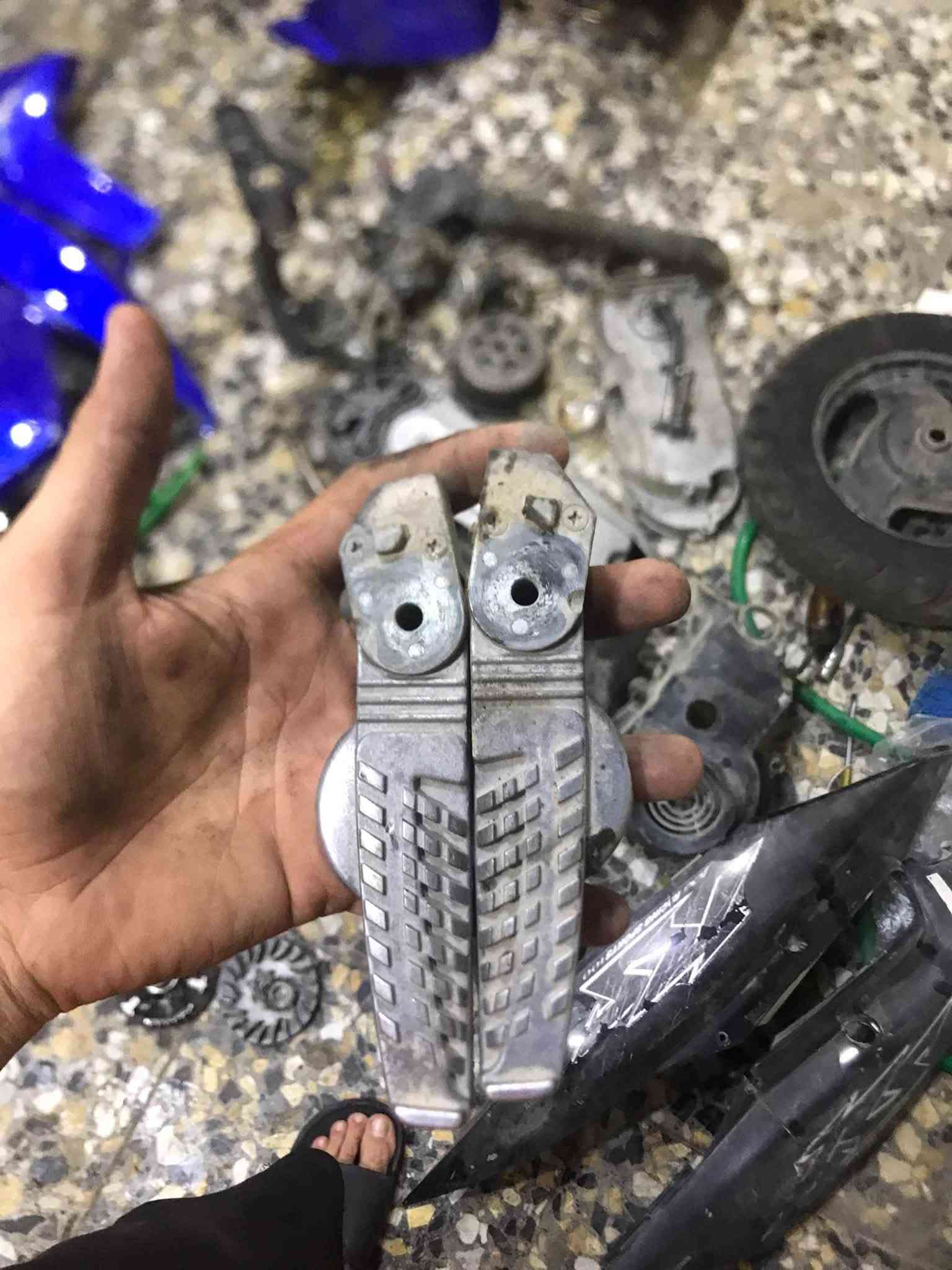 سلام عليكم
غراض مال ماكس 

و جيتي ار 

شتريدون راسلوني خاص 

***********

