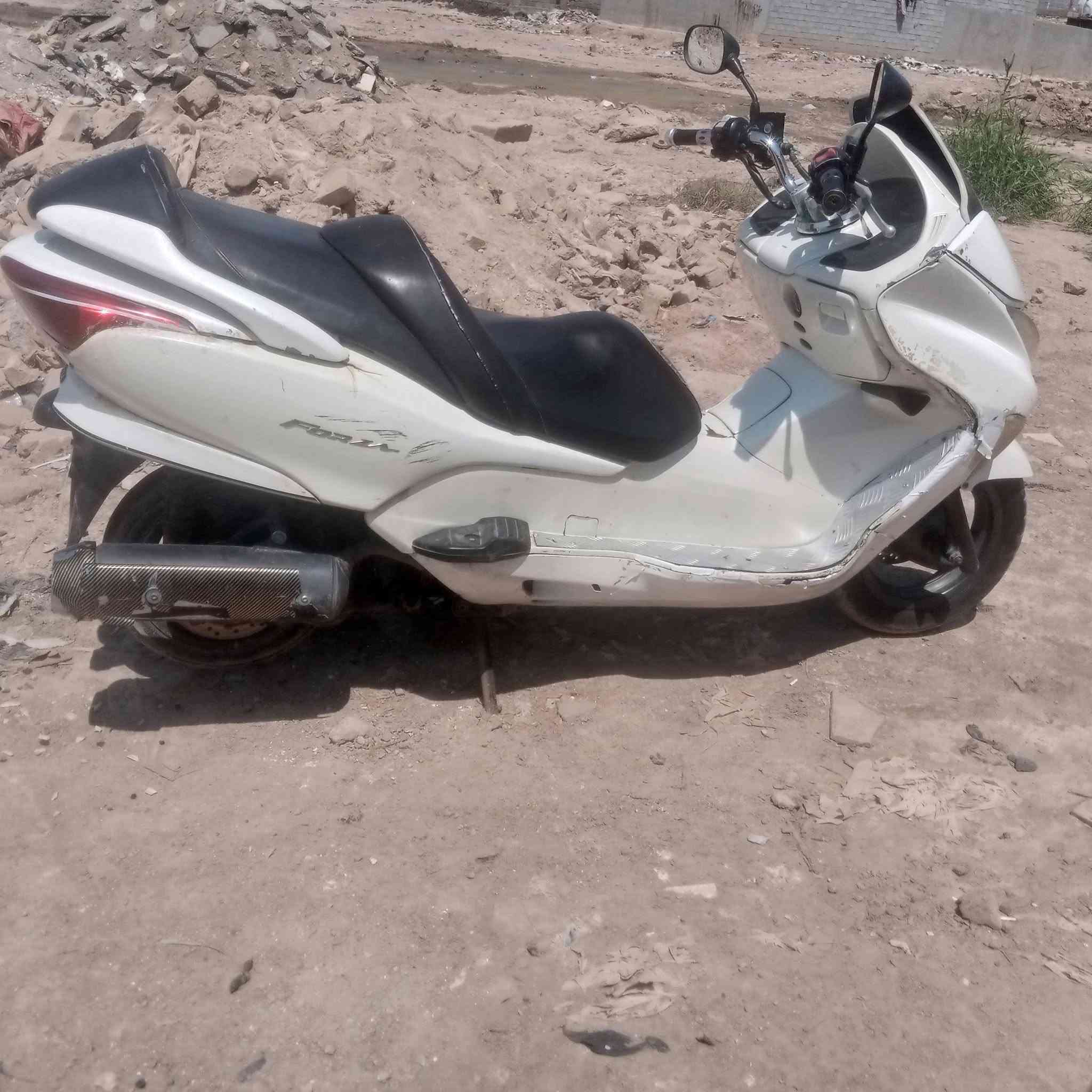 البيع فورزه طفر 9 جازه مكلشي مكان كوت شارع النفط سعر 600 وبيه مجال رقم ***********
