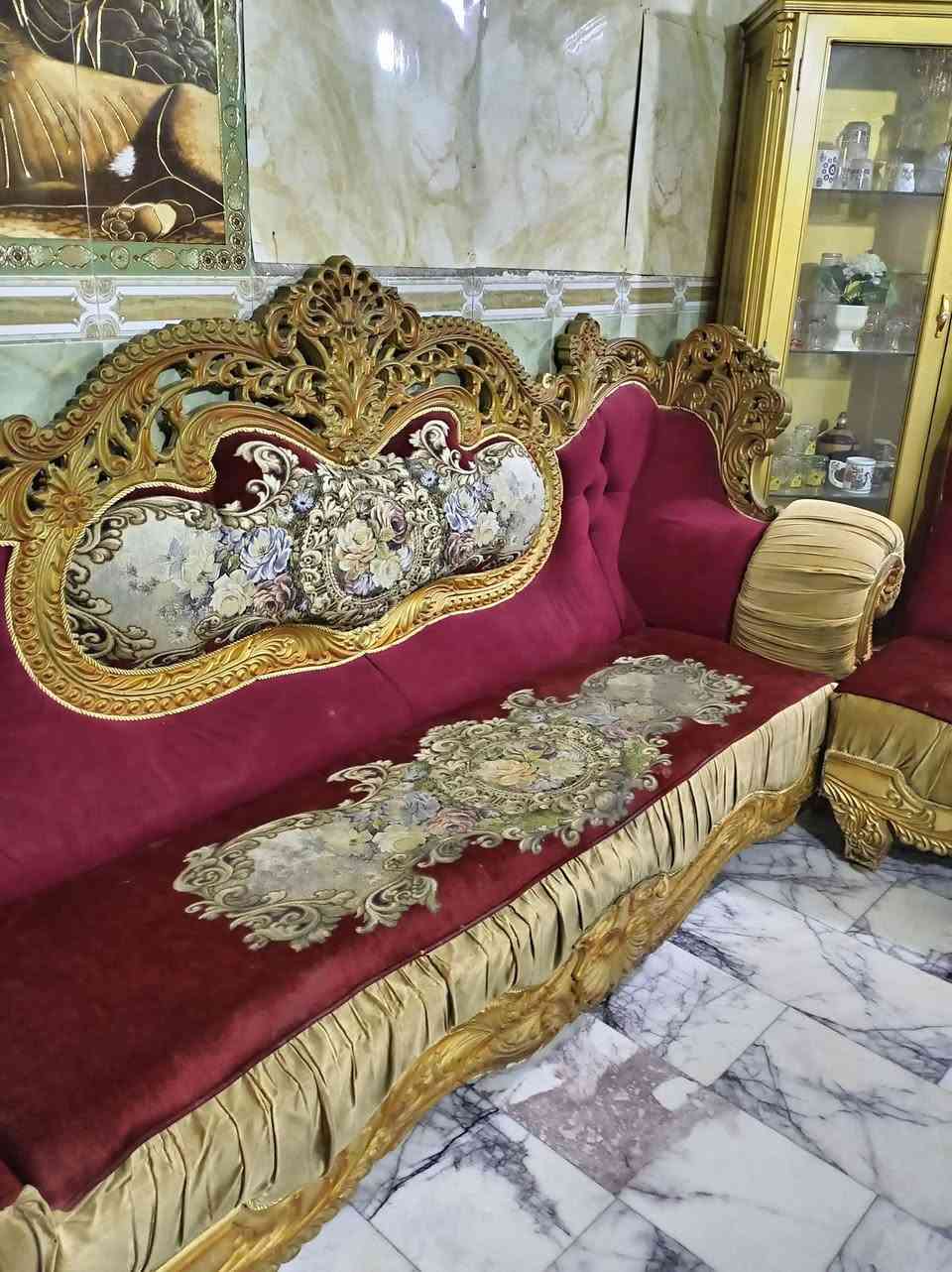 ديوان تخم تزكام ثكيل  اي ضرر مابي مقعد 10 البيع سعر250بي مجال مكان بغداد بل كماليه اتصال *********** مستعجل مستعجل ع بيعه
