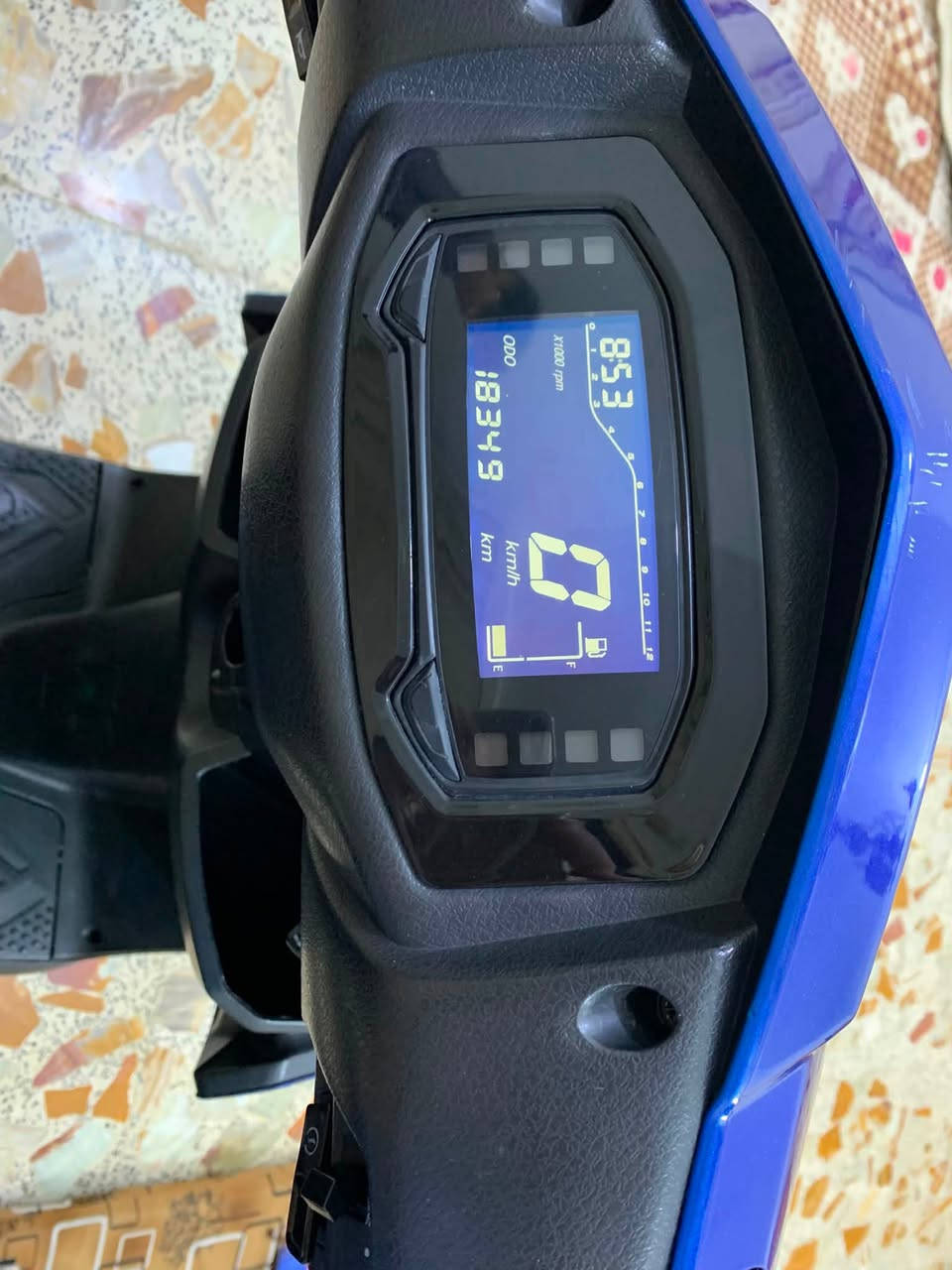 دراجة شننك 125XF
دراجة بعدها جديد قليل ماشية نضافة ونعومة تخبل شلعة ومعدل يخبلن تجي وتشوف دراجة تاخذها بس بانزين ودهن الله شاهد رايدها ب٧٥٠وبيها مجاال بصيط وسئل ع اسعارهن قبل متعلق 
اتصال ***********
